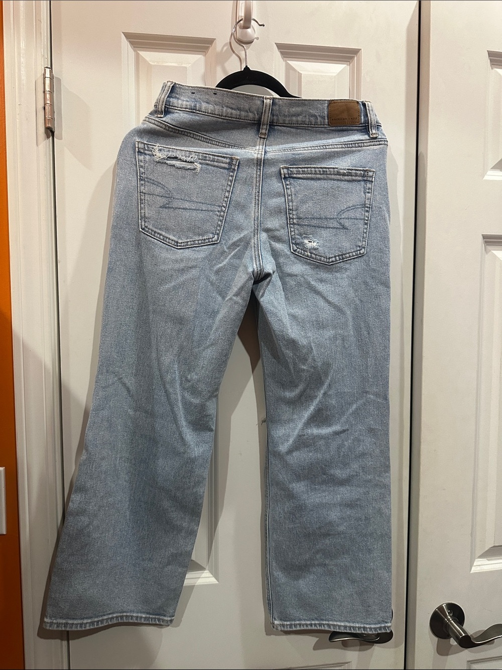 NWOT American Eagle Outfitters Light Blue Ripped Straight Leg Jeans size 0 - Picture 9 of 9